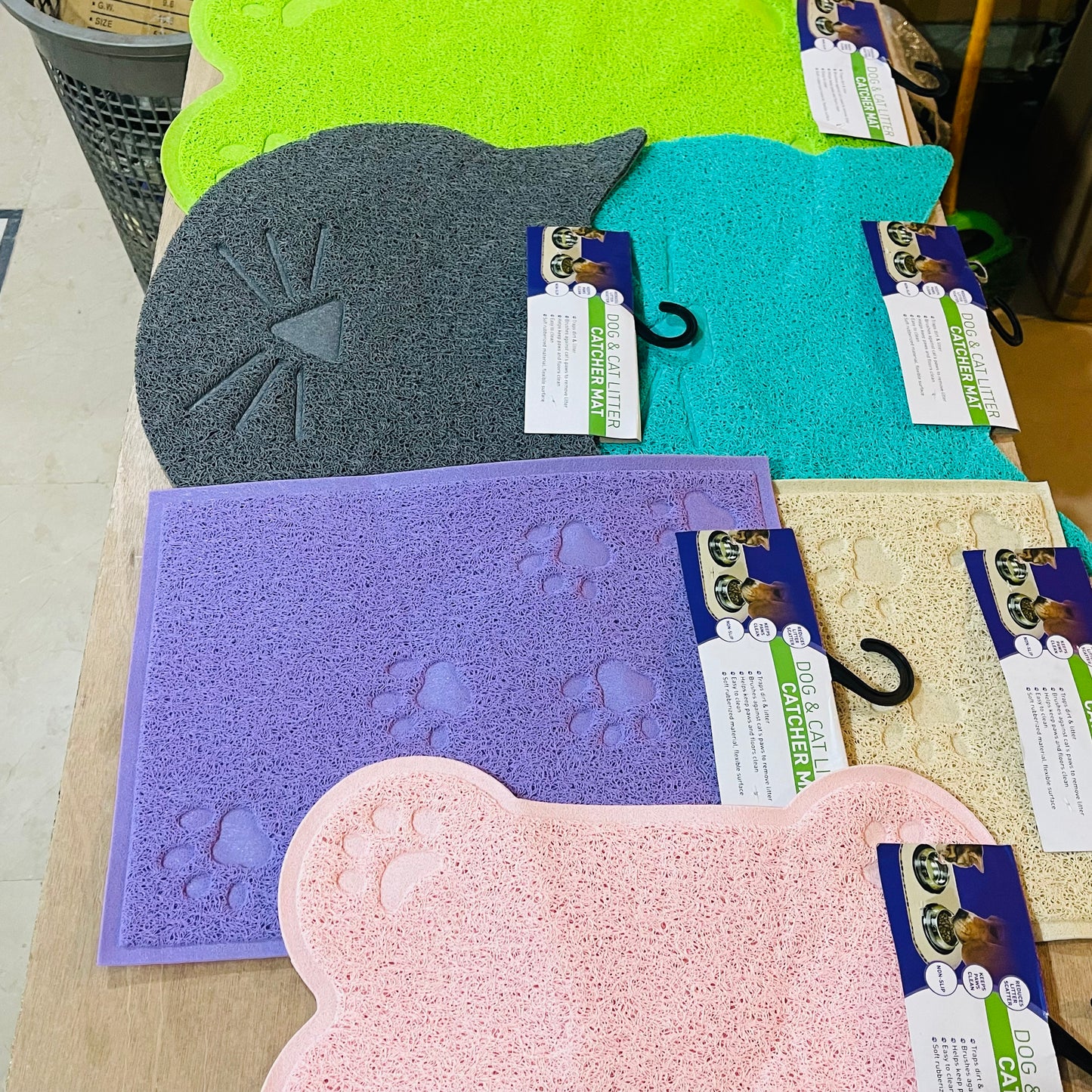 Nexora™ CleanPaw Mat — Anti-Slip Waterproof Silicone Feeding Mat For Cats & Dogs